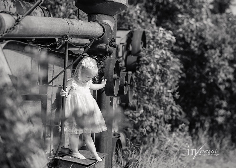 (c) In Focus Images & Design