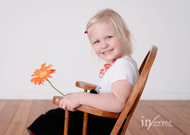 16(c) In Focus Images & Design