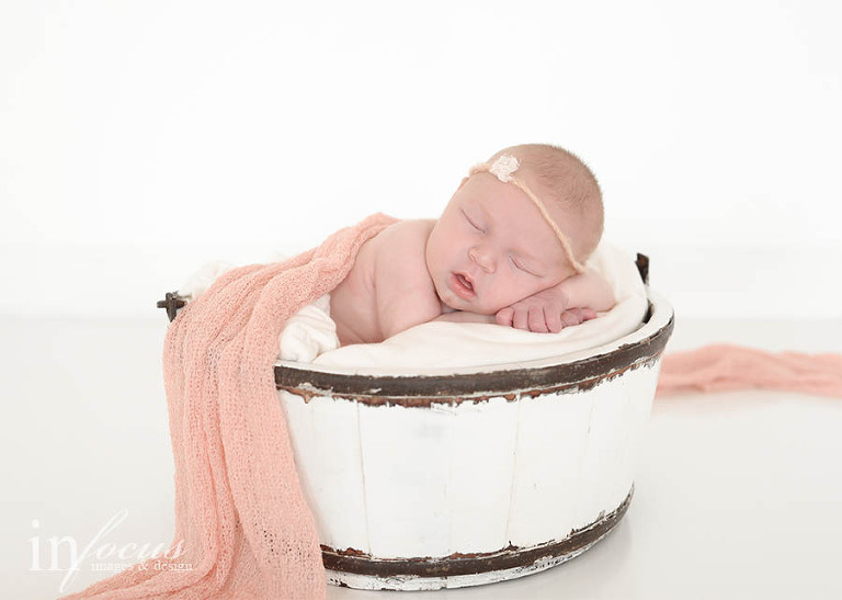 (c) In Focus Images & Design